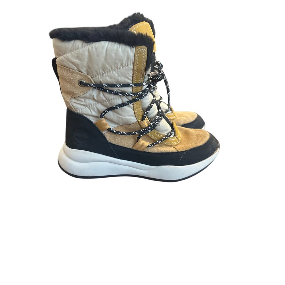 Women’s Timberland Boroughs Winter Snow Boots. Size 6.5